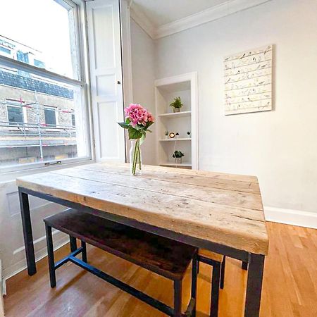 Rose Street'S Hidden Treasure- 2Bed Newly Refurbished Apt Edinburgh Bagian luar foto