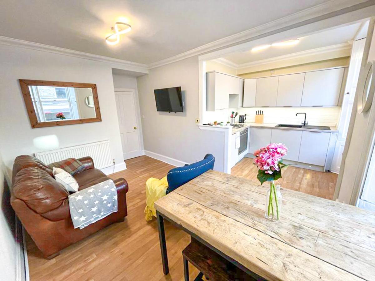 Rose Street'S Hidden Treasure- 2Bed Newly Refurbished Apt Edinburgh Bagian luar foto