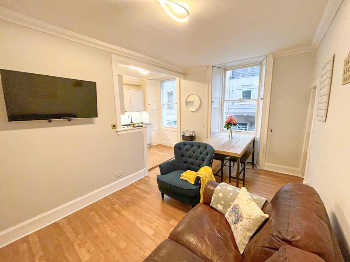 Rose Street'S Hidden Treasure- 2Bed Newly Refurbished Apt Edinburgh Bagian luar foto