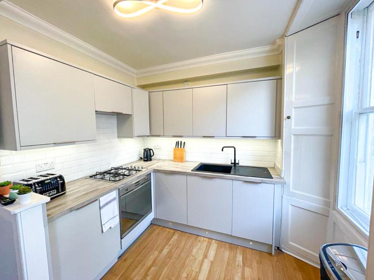 Rose Street'S Hidden Treasure- 2Bed Newly Refurbished Apt Edinburgh Bagian luar foto