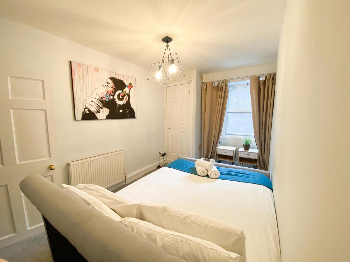 Rose Street'S Hidden Treasure- 2Bed Newly Refurbished Apt Edinburgh Bagian luar foto