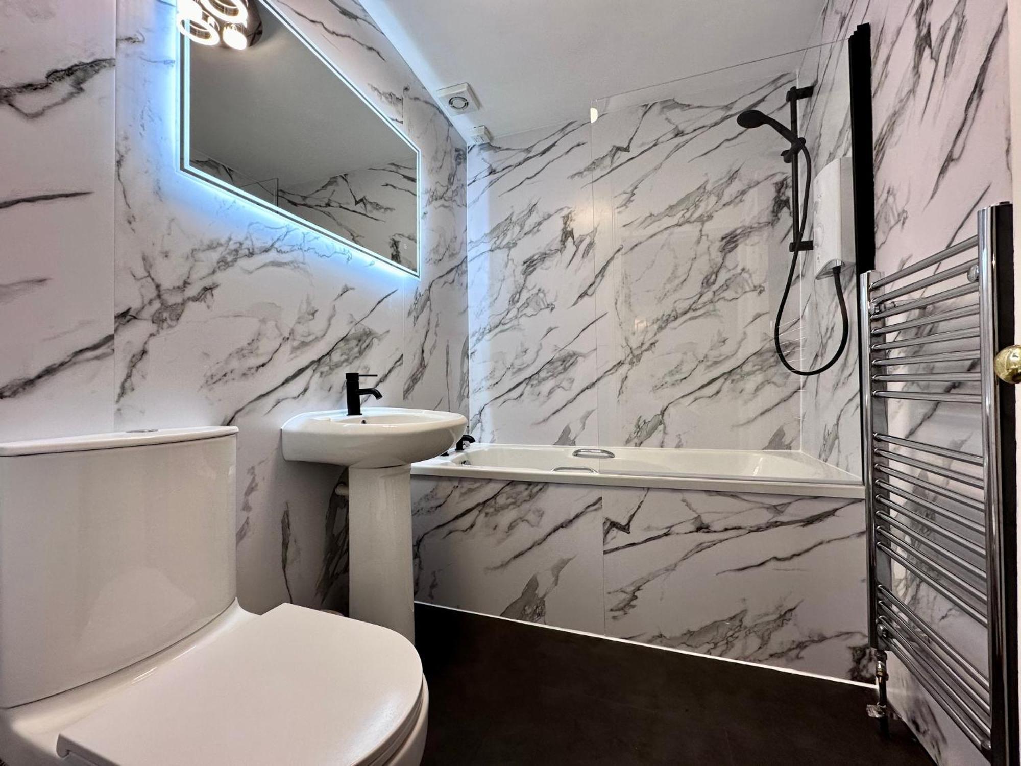 Rose Street'S Hidden Treasure- 2Bed Newly Refurbished Apt Edinburgh Bagian luar foto